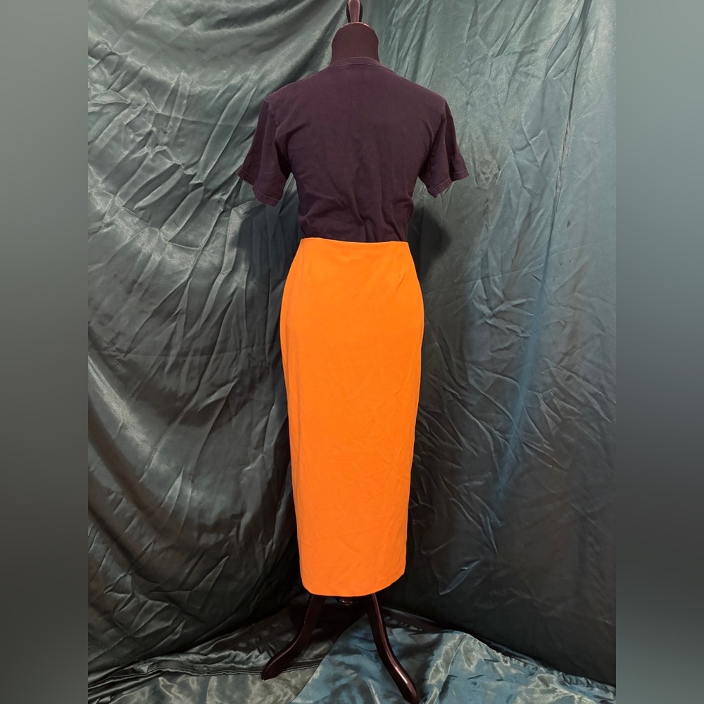 Versatile Midi Skirt - Picture 2 of 6
